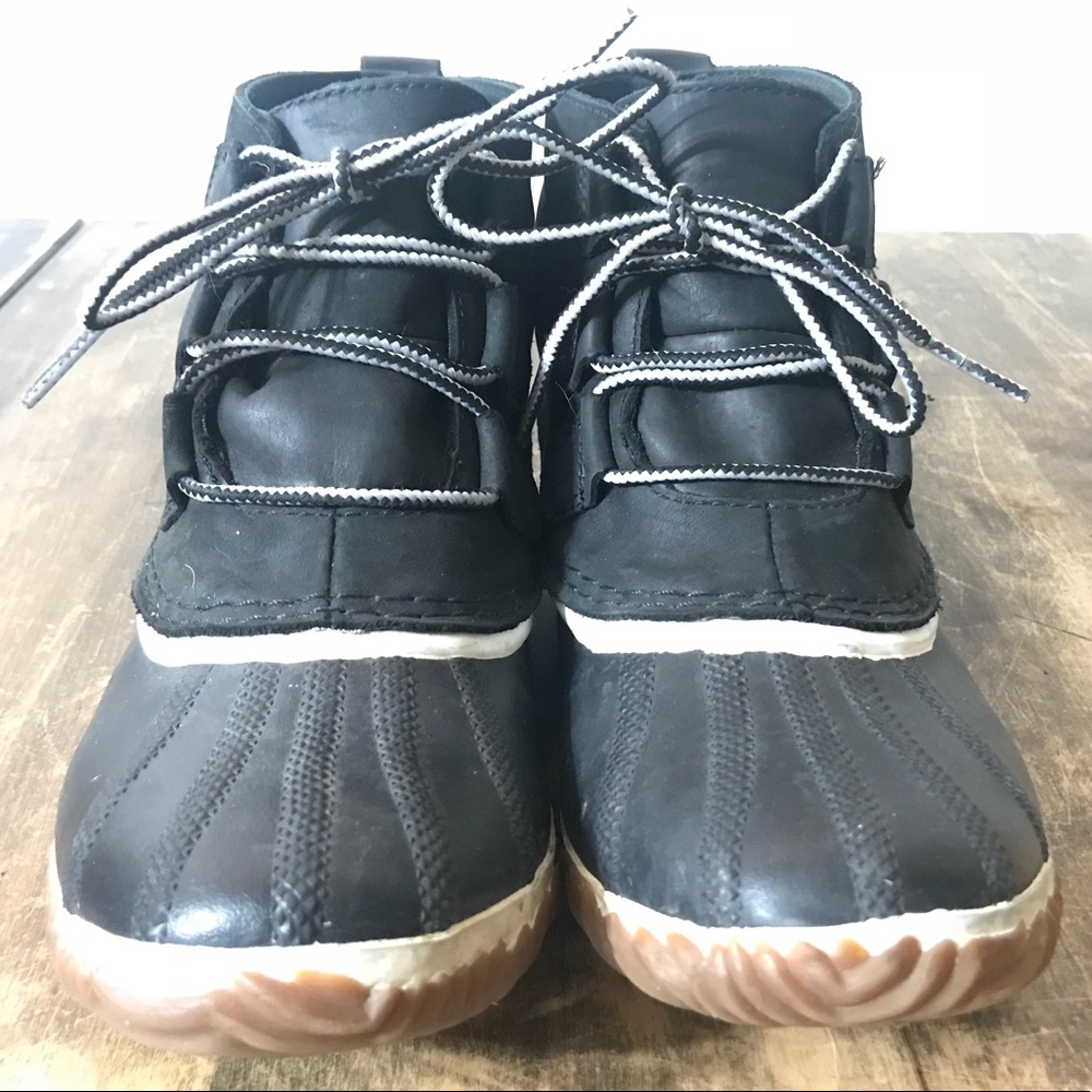 Sorel Out N About black leather Waterproof boots